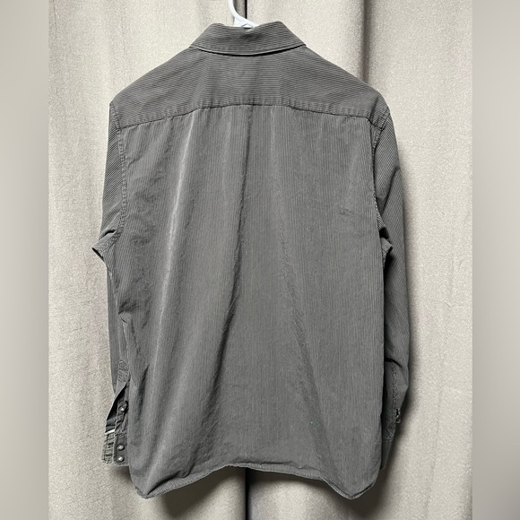 American Eagle vintage fit button down in excellent condition - size medium - Picture 6 of 7